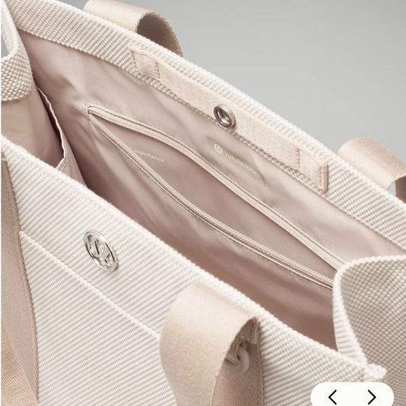 NWT Lululemon Two Tone Canvas Tote Bag 10L Mojave Tan / Light Ivory - Picture 2 of 12